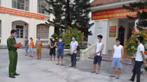Bắt giữ gần chục đối tượng đánh bạc giữa mùa dịch COVID-19