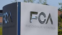 Fiat Chrysler thu hồi 882.000 xe bán tải do vấn đề về tay lái và bàn đạp