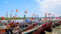 Trao 28 tỷ đồng hỗ trợ ngư dân mua thiết bị giám sát hành trình tàu cá