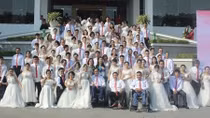Lễ thành hôn ngời sáng của những người không nhìn thấy, không nghe thấy, không nói được với nhau...