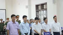 Bác sĩ Hoàng Công Lương bị kết án 30 tháng tù giam về tội “Vô ý làm chết người”