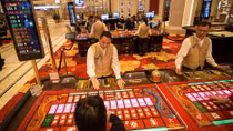 “Răng Gãy” đại náo Macau như thế nào?