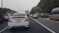 Phương tiện tham gia giao thông tăng trong ngày mùng 4 Tết