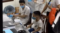 Hai trẻ em tử vong vì sốt xuất huyết: Điều trị tại nhà rất nguy hiểm