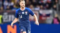 Skriniar, tội đồ trở thành người hùng của Slovakia