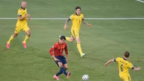 HLV Vũ Hồng Việt: “Tây Ban Nha khó đi sâu ở Euro 2021 nếu cứ đá thế này”