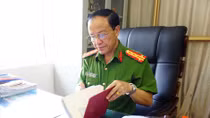Gác tình riêng, lên non cao làm nhiệm vụ