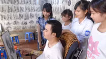 Người thầy khuyết tật chắp cánh ước mơ cho học trò nghèo