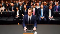 Ông chủ Facebook trước nguy cơ bị hạ bệ
