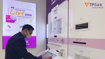 Nâng cao công tác khử trùng phòng chống dịch tại các ngân hàng tự động