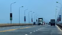 Tổ chức phân luồng để sửa chữa mặt cầu Thăng Long