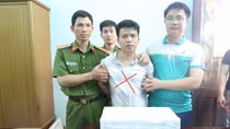 Bắt giữ đối tượng vận chuyển 20 bánh heroin