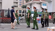 Trung đội cảnh sát tiên phong ở tâm dịch Bạch Mai