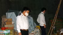 Giật mình khi thuốc trừ sâu để chung với thức ăn
