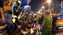 Sau va quệt, tài xế rút dao đâm người
