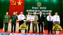 Trao 30 triệu đồng hỗ trợ cựu thanh niên xung phong