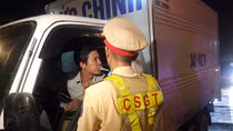 Áp dụng tiêu chuẩn mới, đo nồng độ cồn tài xế ngay trên buồng lái