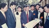 Nguyên Tổng Bí thư Lê Khả Phiêu với văn nghệ sĩ - nhà báo