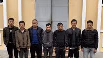 Tổ chức đánh bạc trong nhà thờ họ 