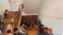 Đột kích trường gà ở lưng chừng đèo