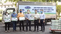 Vinamilk ủng hộ tuyến đầu chống dịch gần 15 tỷ đồng