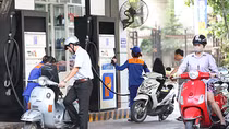 Bộ Tài chính lý giải việc xăng tăng nhiều, giảm ít