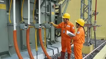 Hàng triệu hộ dân hưởng lợi nhờ điện giảm giá trong 3 tháng