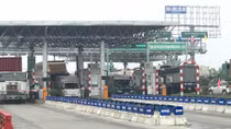 Điều tra xử lý tài xế container "ăn vạ" tại BOT Tiên Cựu