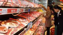 Giá thịt lợn tăng phi mã, khuyến cáo người dân dùng thịt đông lạnh