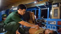 Cứu nạn kịp thời 6 ngư dân trên tàu đánh cá bị thủng vỏ