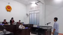 2 tài xế đi tù vì chống người thi hành công vụ