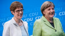 Kramp-Karrenbauer, người kế thừa Merkel