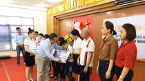 Tập đoàn CEO “Lan tỏa yêu thương” tới các em học sinh kém may mắn 