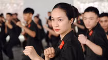 Nữ tân binh Công an miệt mài trên sân tập