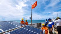 Bộ Công Thương bổ sung phương án chia 2 vùng giá điện mặt trời sau ngày 30-6