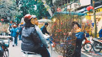 Tết xa, Tết gần