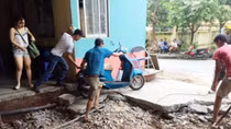 Nhà tái định cư xuống cấp trầm trọng
