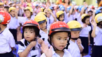 Tặng mũ bảo hiểm cho gần 2 triệu học sinh lớp 1