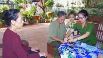 Công an thị xã Phổ Yên về cơ sở cấp CMND cho công dân