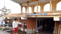 Cán bộ giao đất sai, dân oằn lưng gánh nợ