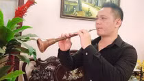 NSƯT Ngọc Anh: Cháy mãi tình yêu với âm nhạc dân tộc