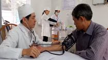 Đảm bảo hơn 80% người cao tuổi có hoàn cảnh khó khăn được khám chữa bệnh miễn phí