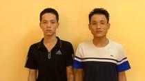 Khởi tố hai kẻ rút dao bầu chống lại Công an