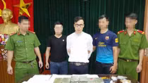 Bắt quả tang nam thanh niên giấu 26 bánh heroin dưới ghế ôtô