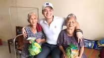 Hạnh phúc là gieo mầm yêu thương