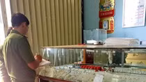 Bắt nghi can thứ hai trong vụ trộm hơn 100 lượng vàng
