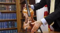 Lùng trộm đàn Stradivarius