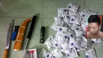 Thu giữ ma tuý đá và nhiều hung khí nguy hiểm trong nhà trọ