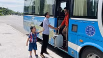Đưa xe buýt vào phục vụ hành khách ở sân bay