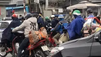 Giao thông trong Tết Nguyên đán, bảo đảm an toàn nhưng còn "lơ là" phòng dịch
